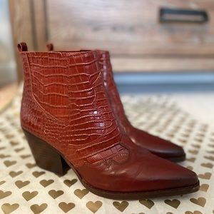 Sam Edelman Women’s Winona western/cowboy bootie in red, size 8.5